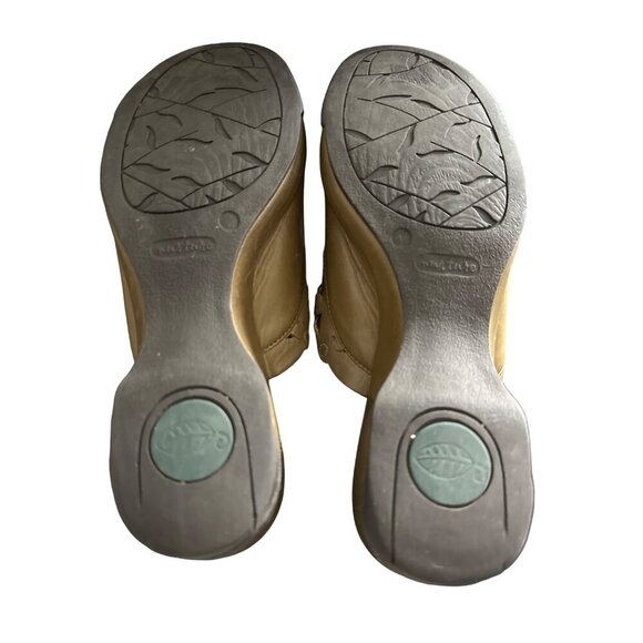 Nurture Slip On Sandals Wedge Olive Green Leather Sandals Cut Out Flower Pattern - Picture 8 of 9